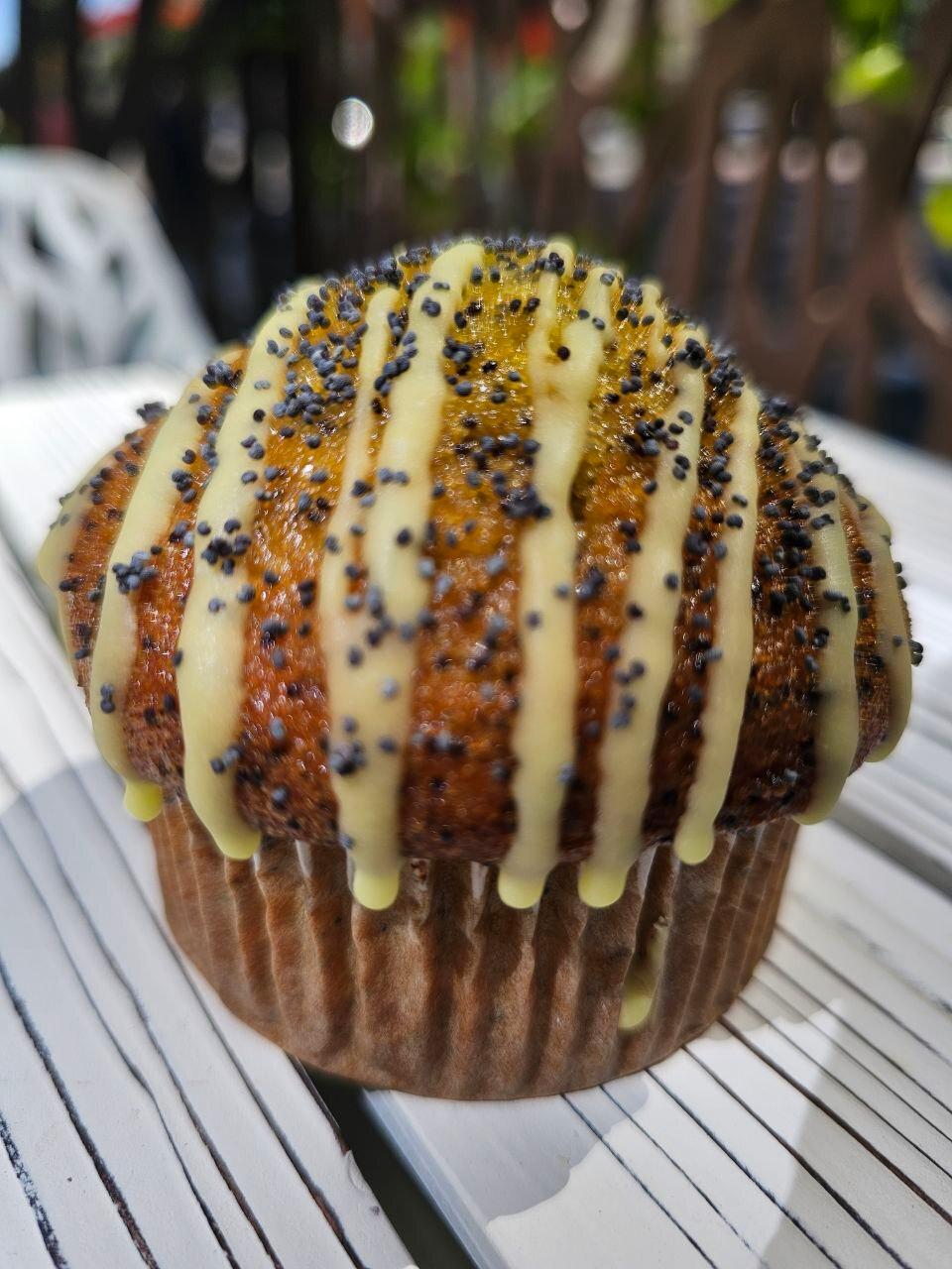 Lemon Poppyseed Muffin